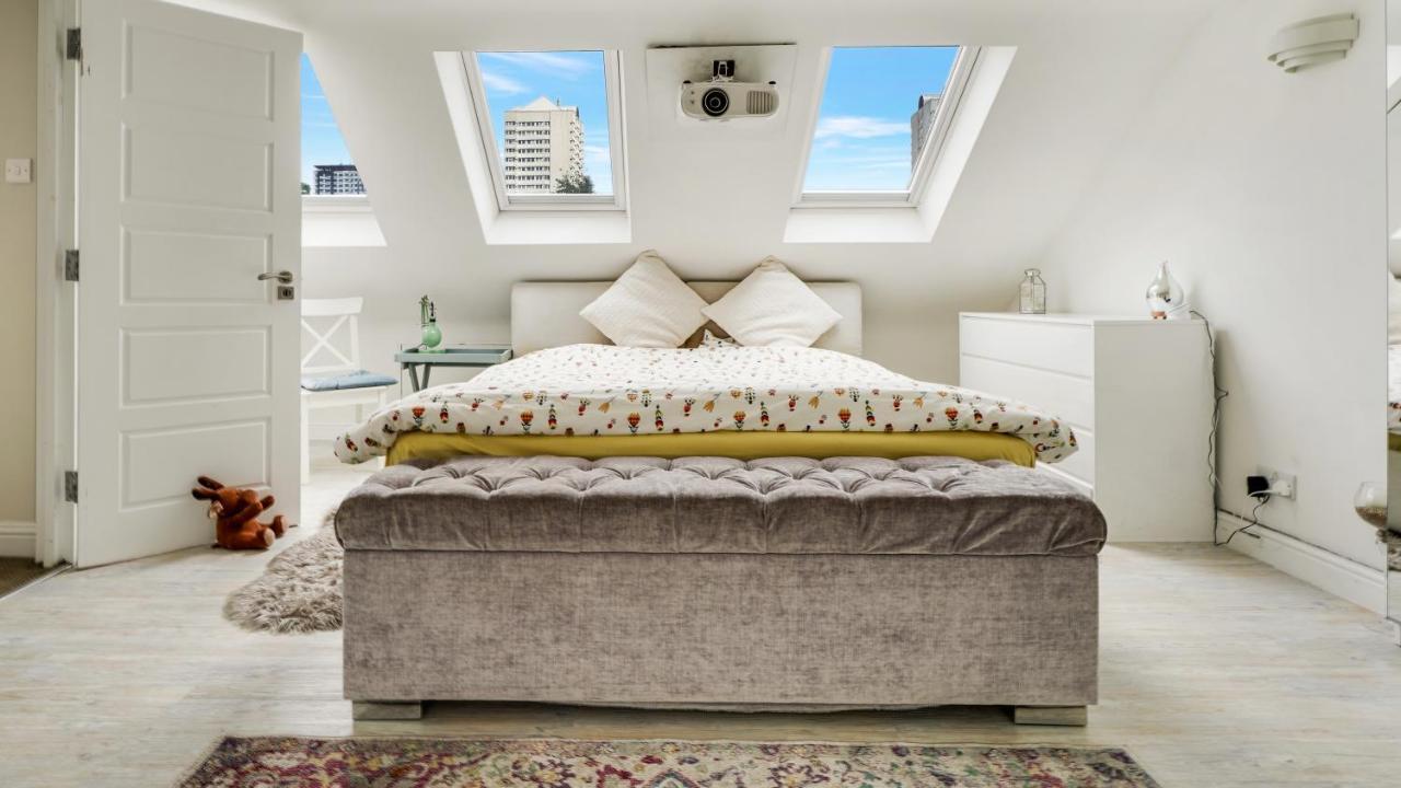 Cosy Luxurious Family Home Лондон Экстерьер фото